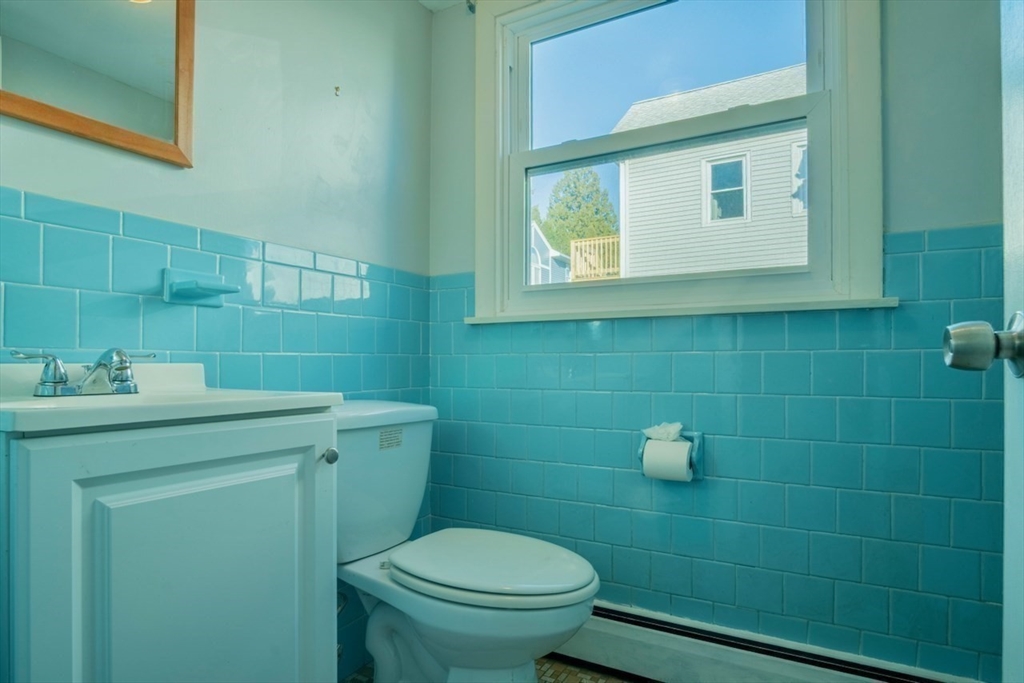 146 Burrill Street Swampscott, MA 01907 - Photo 11 of 39