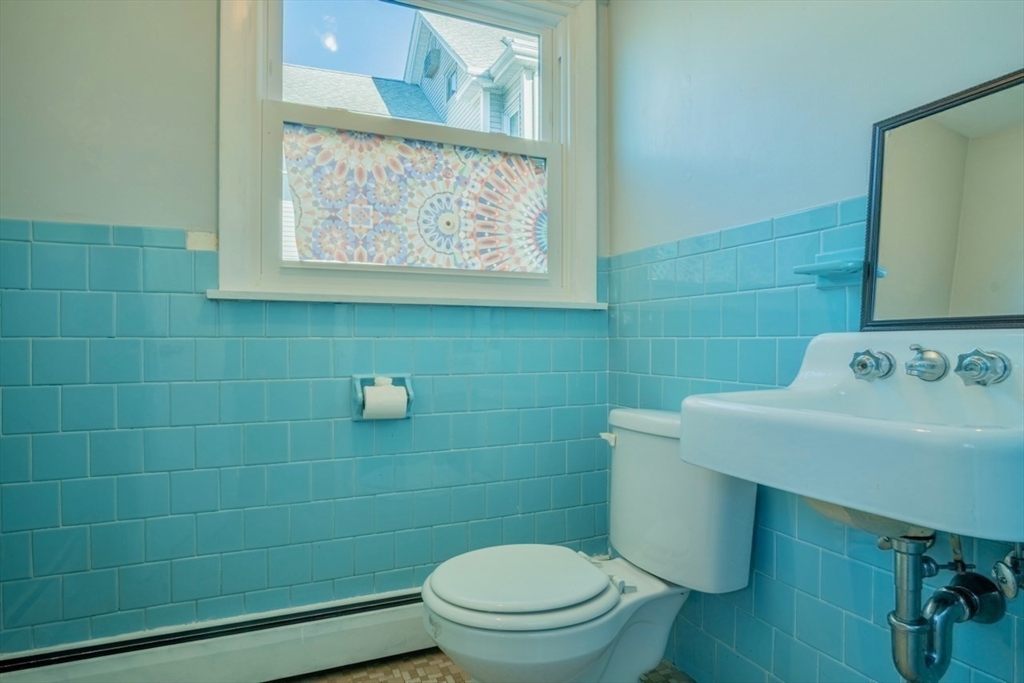 146 Burrill Street Swampscott, MA 01907 - Photo 12 of 39