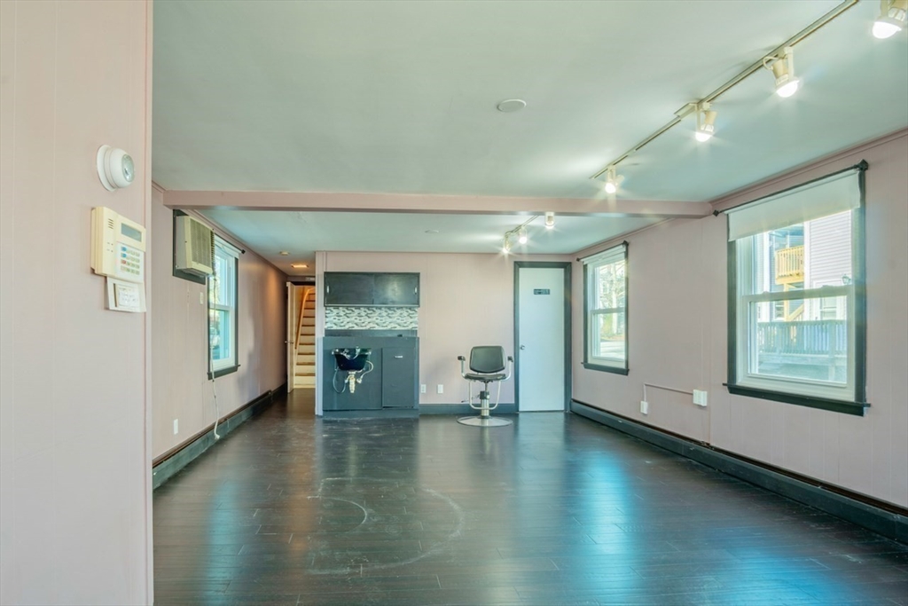 146 Burrill Street Swampscott, MA 01907 - Photo 8 of 39