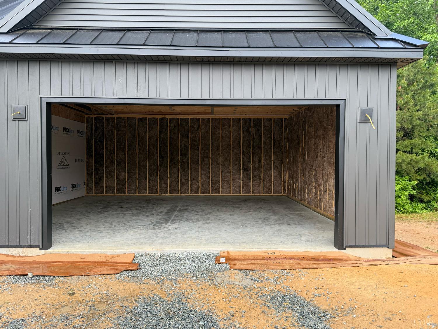 2794 Cow Road Buffalo Junction, VA 24529 - Photo 5 of 16 a view of wooden door