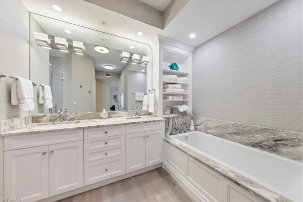 $1,695,000 | 410 Flagship Drive, Unit 601, Naples, FL 34108