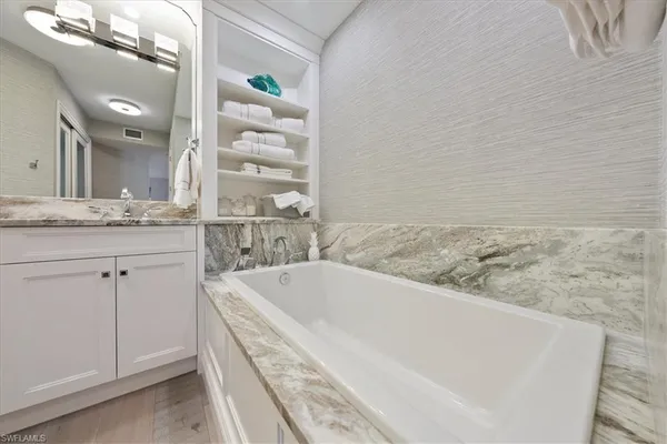 $1,695,000 | 410 Flagship Drive, Unit 601, Naples, FL 34108