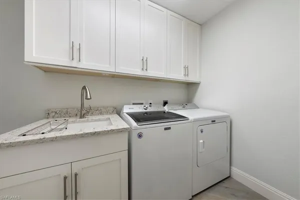 $1,695,000 | 410 Flagship Drive, Unit 601, Naples, FL 34108