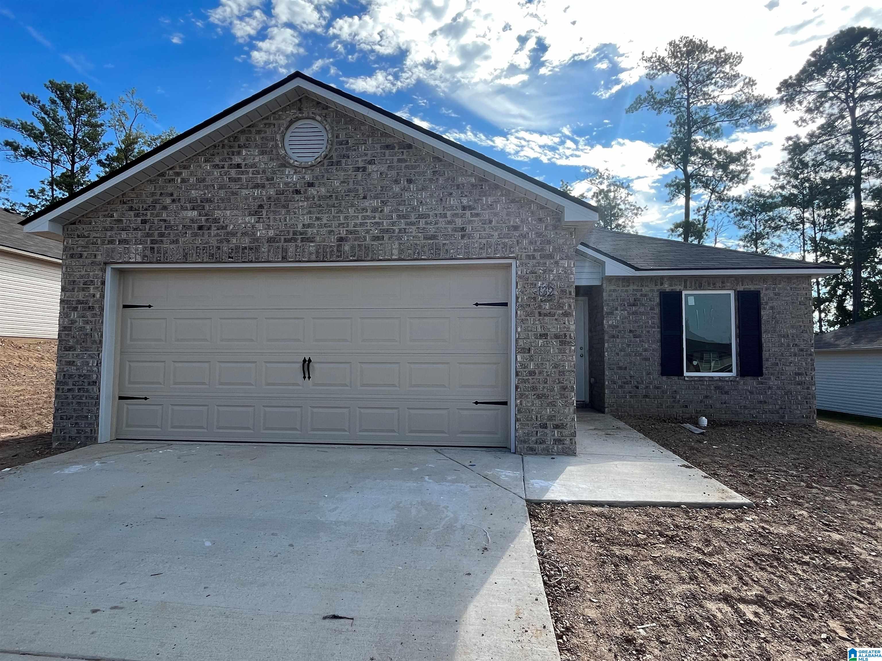 132 Coleman Way Calera, AL 35040 - Photo 3 of 10