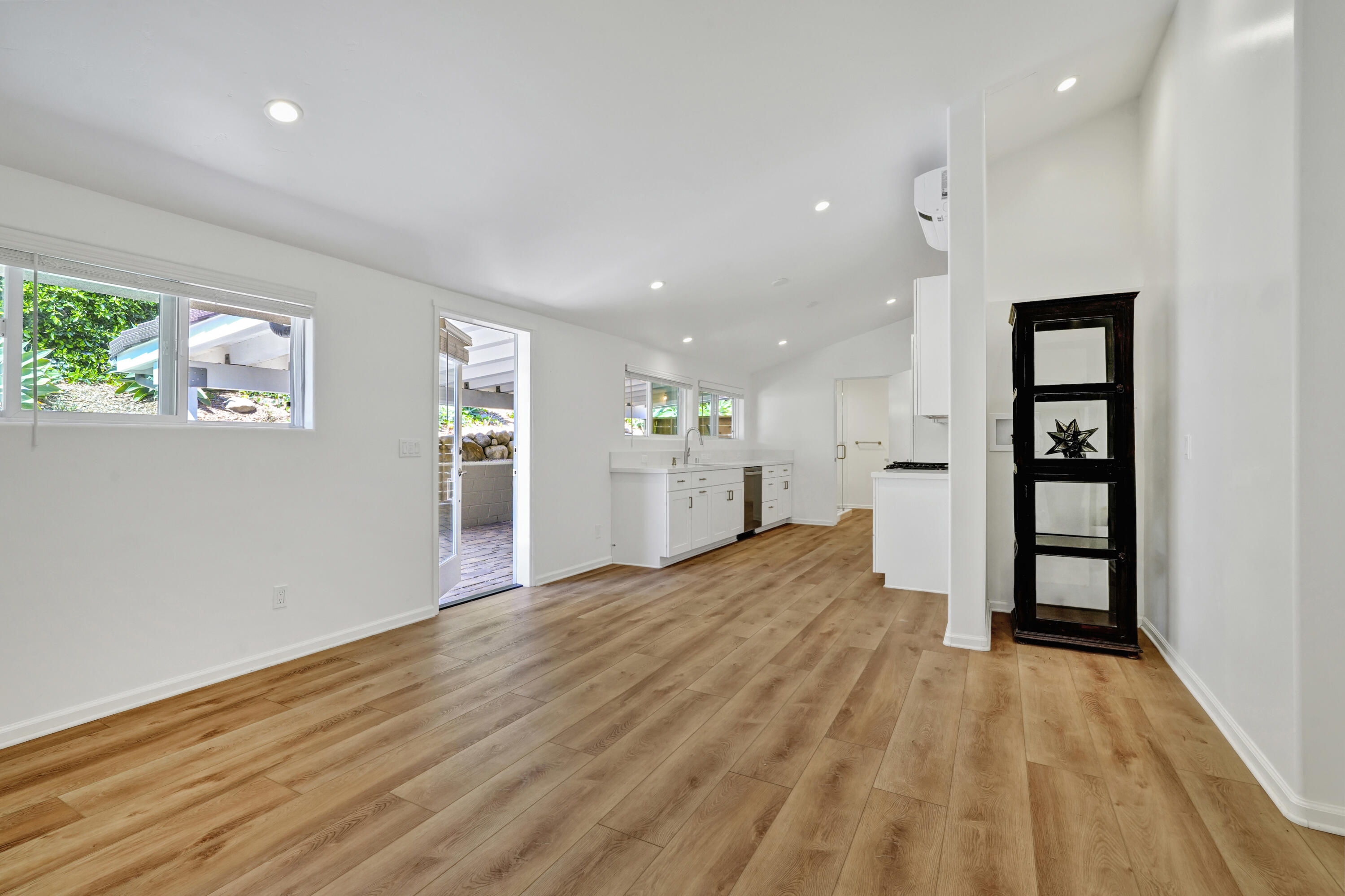 407 Northridge Road Santa Barbara, CA 93105 - Photo 20 of 27 Private Suite