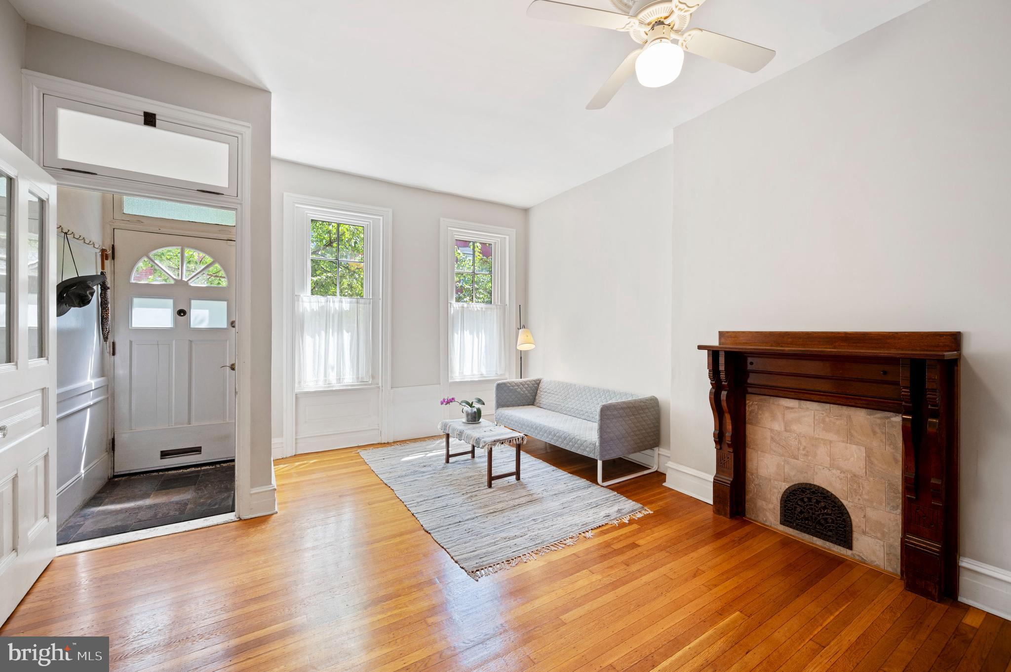 2521 Swain Street Philadelphia, PA 19130 - Photo 4 of 25