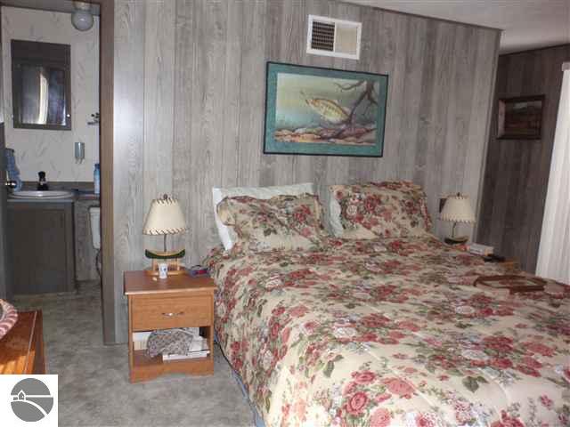14840 Old Grade Road Thompsonville, MI 49683 - Photo 9 of 21 1731319-8.JPG