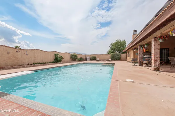 $820,000 | 2212 West Ave O 8, Palmdale, CA 93551