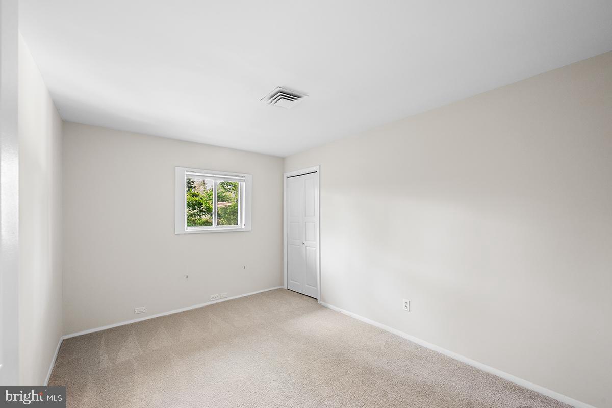 3430 Blair Road Falls Church, VA 22041 - Photo 27 of 40 an empty room with a window