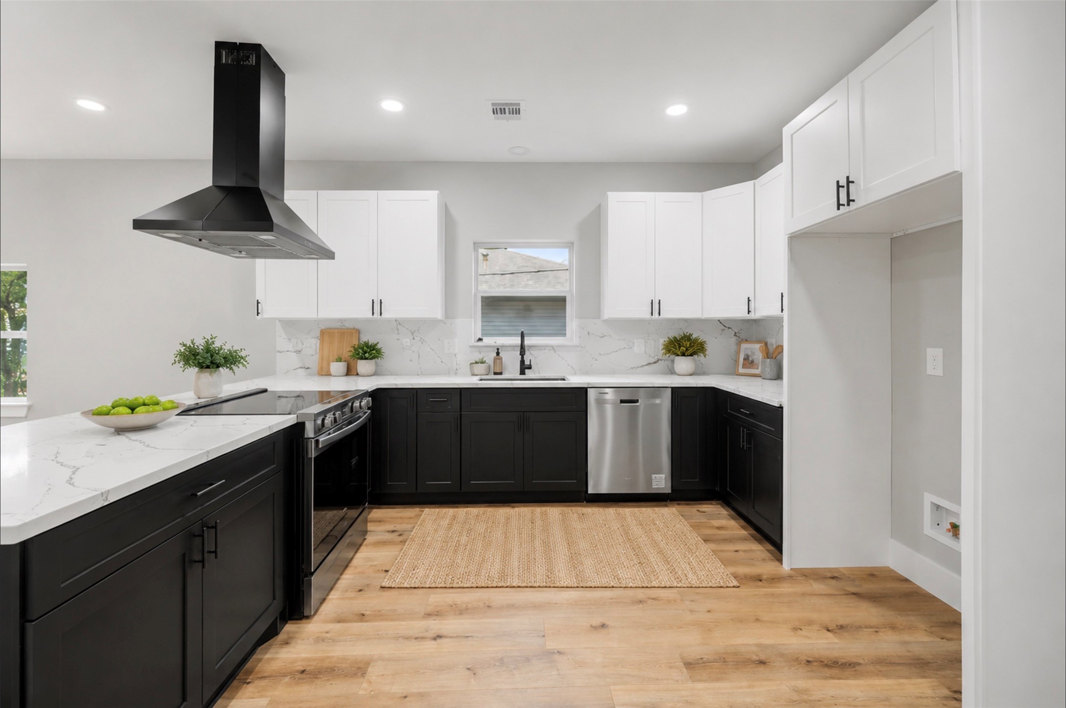 2338 Lidstone Street Houston, TX 77023 - Photo 7 of 17 (Photoshop) virtually staged Kitchen
