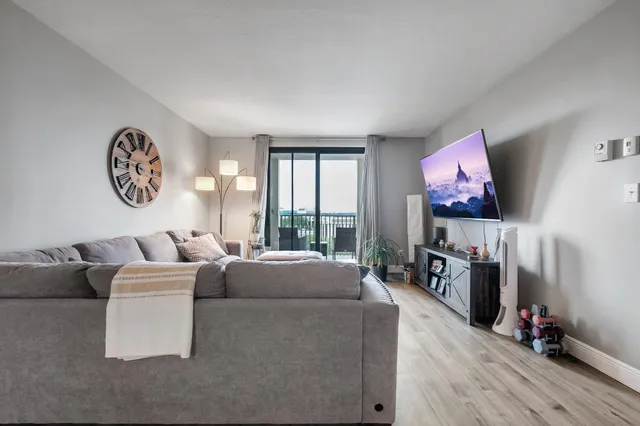 $349,000 | 300 South Duval Street, Unit 1408, Tallahassee, FL 32301