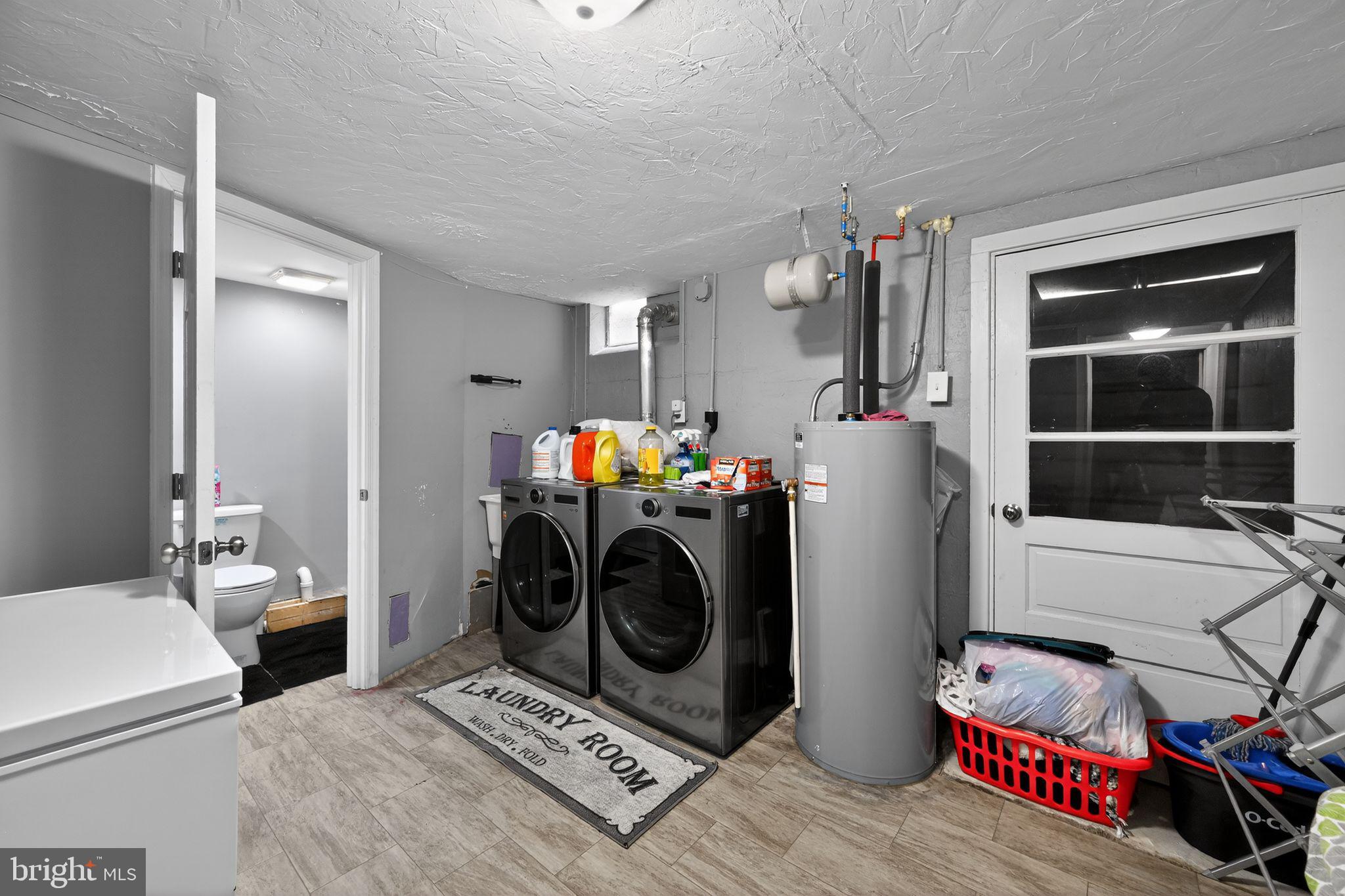 525 Mountain Road Dillsburg, PA 17019 - Photo 28 of 53 a utility room with dryer and washer