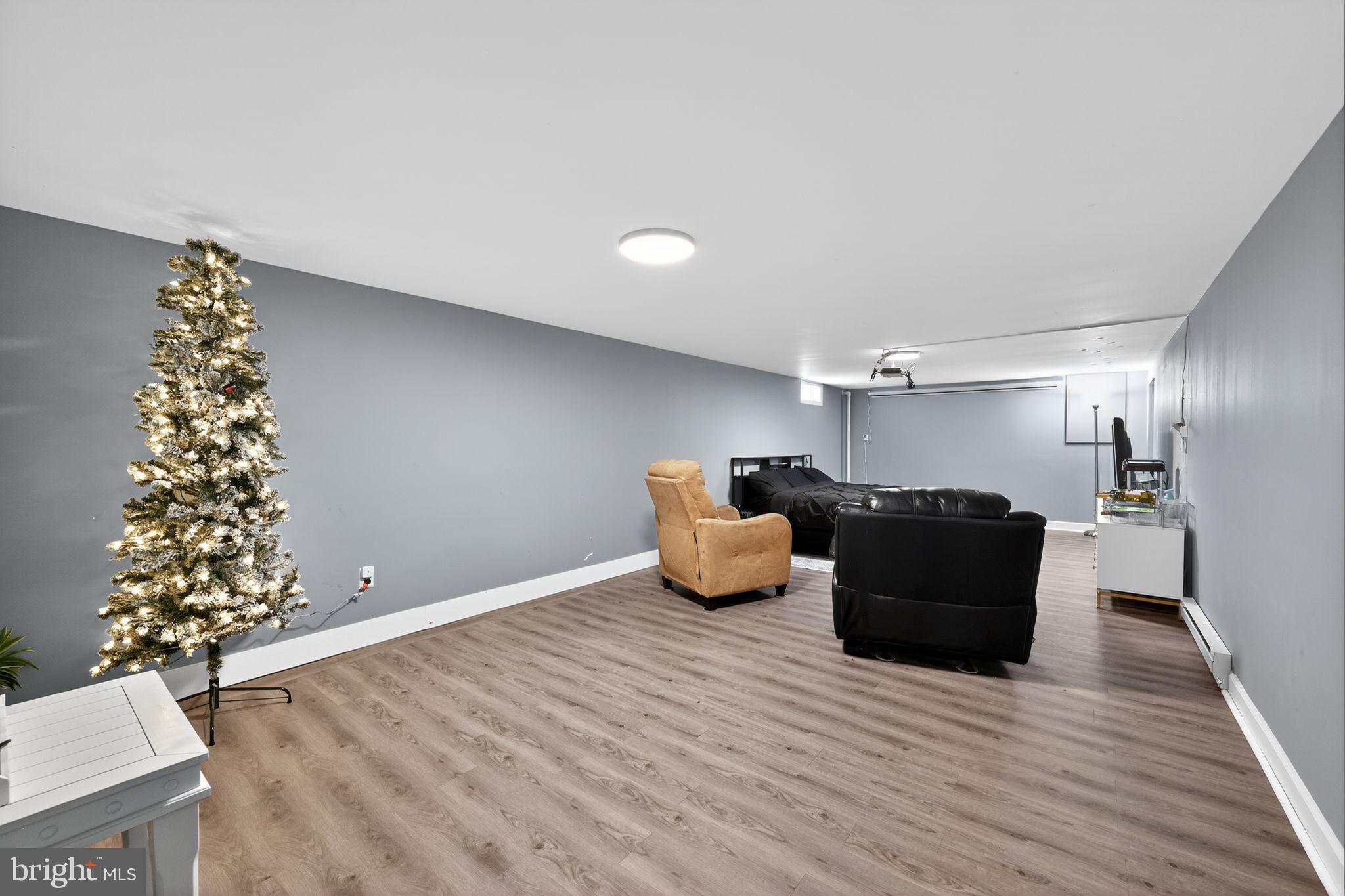 525 Mountain Road Dillsburg, PA 17019 - Photo 29 of 53 a living room with furniture and a potted plant