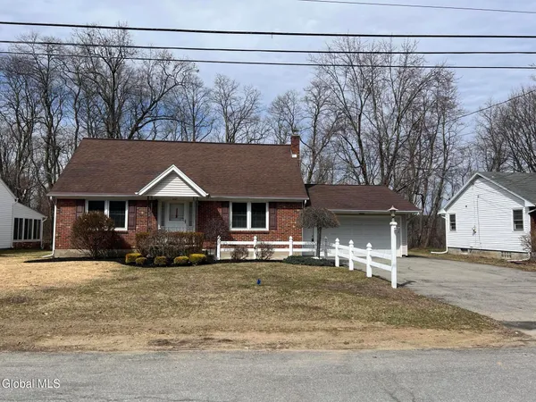 $337,000 | 2757 Maida Lane, Rotterdam, NY 12306