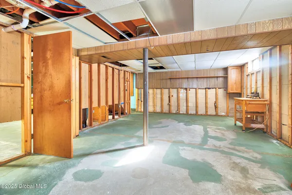 $337,000 | 2757 Maida Lane, Rotterdam, NY 12306