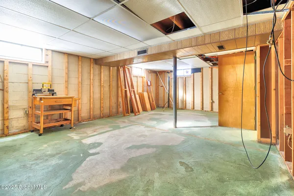 $337,000 | 2757 Maida Lane, Rotterdam, NY 12306