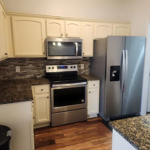 $2,500 | 1497 Castle Pines Circle, Unit 18, Collierville, TN 38017