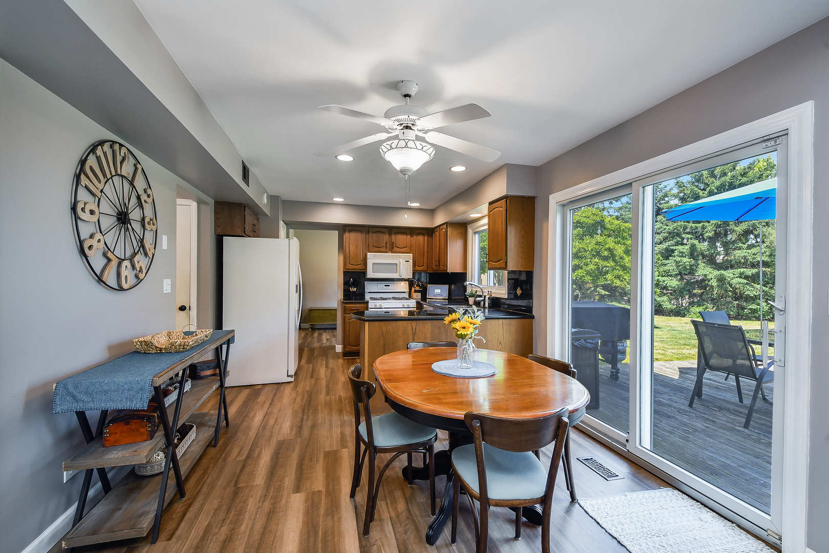 297 Springbrook Lane Carol Stream, IL 60188 - Photo 12 of 38