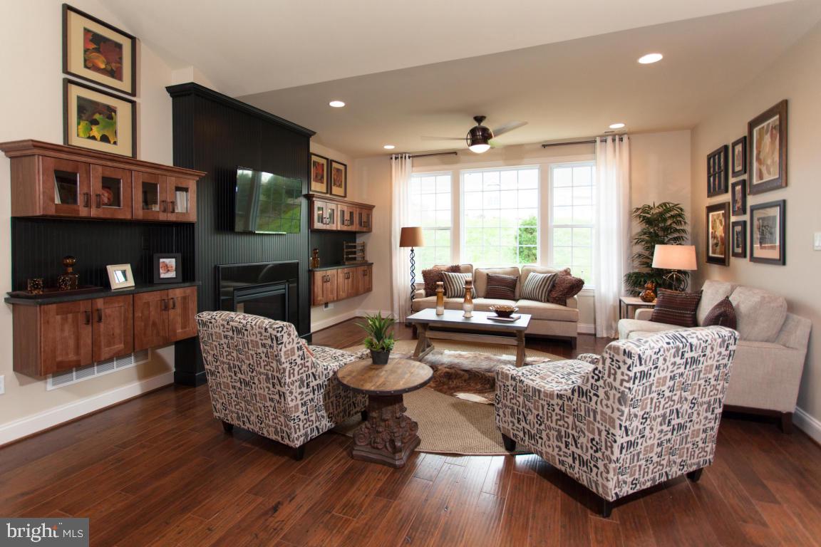 468 Resolution Drive, Unit 38 Lititz, PA 17543 - Photo 3 of 11 Gallery Image 3