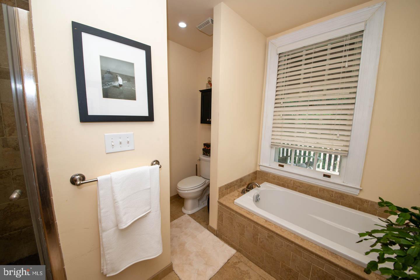 218 Wyncote Road Jenkintown, PA 19046 - Photo 44 of 92 2nd Floor Hall Bath