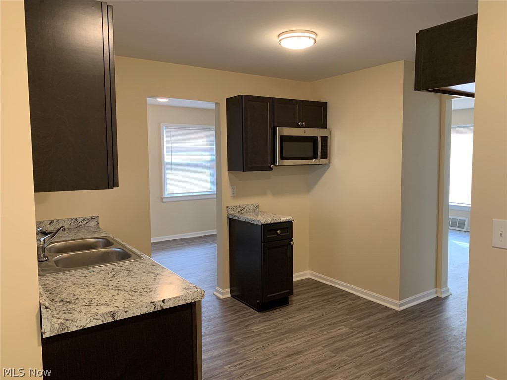 1051 Selwyn Road Cleveland Heights, OH 44112 - Photo 7 of 19