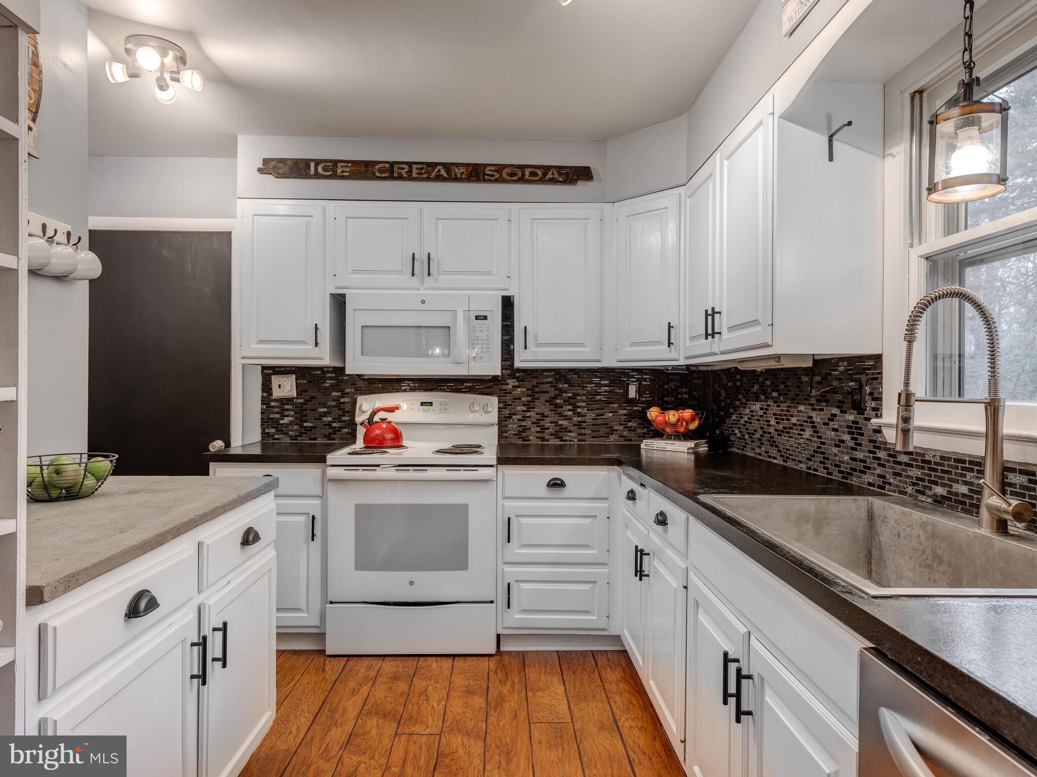 255 Warwick Road Elverson, PA 19520 - Photo 7 of 30 Gallery Image 7