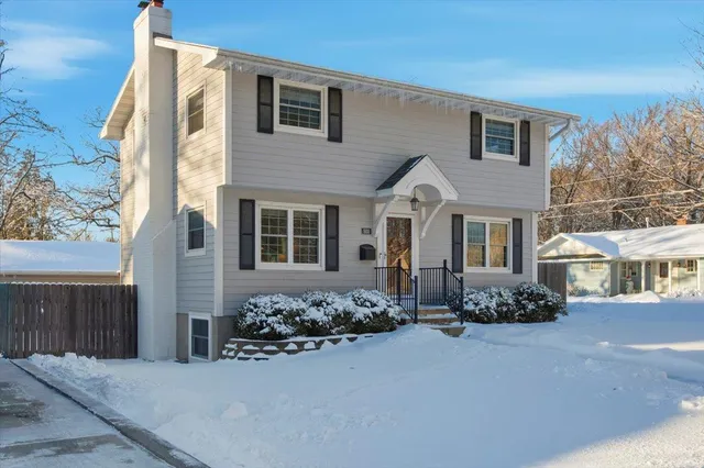 $475,000 | 500 Arthur Street, Edina, MN 55343