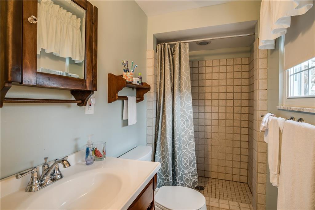 9371 Hilliard Road Pittsburgh, PA 15237 - Photo 15 of 22 MASTER BATH IS EN SUITE AND FEATURES A WALK-IN SHOWER