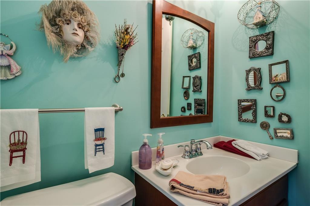 9371 Hilliard Road Pittsburgh, PA 15237 - Photo 4 of 22 THE POWER ROOM HAS LOTS OF PERSONALITY!