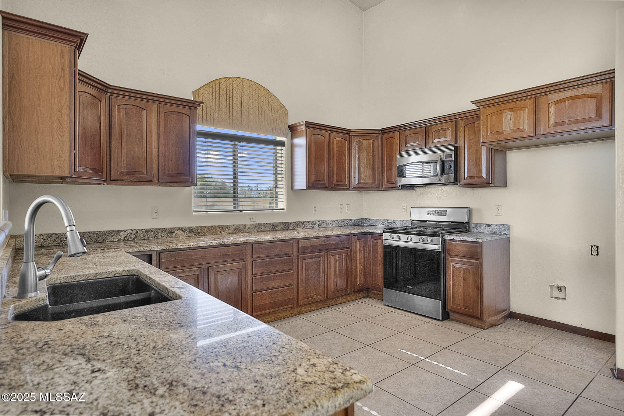 309 Valley View Drive Rio Rico, AZ 85648 - Photo 11 of 36 Gallery Image 11
