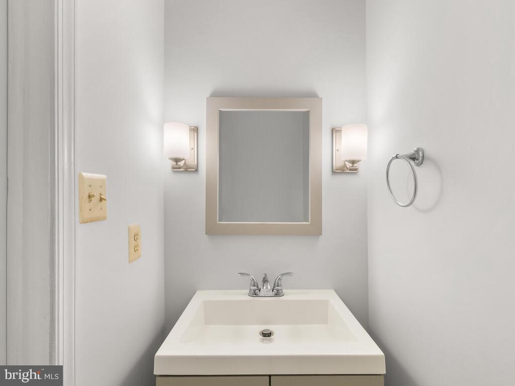 3814 Inverness Road Fairfax, VA 22033 - Photo 12 of 31 Gallery Image 12