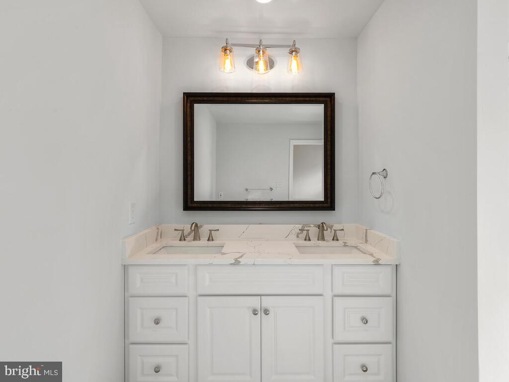 3814 Inverness Road Fairfax, VA 22033 - Photo 20 of 31 Gallery Image 20