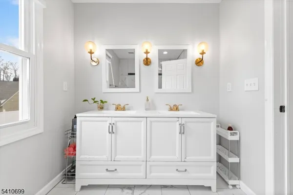 $607,000 | 122 Greenbrook Road, Green Brook, NJ 08812