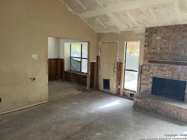 a view of walk in closet