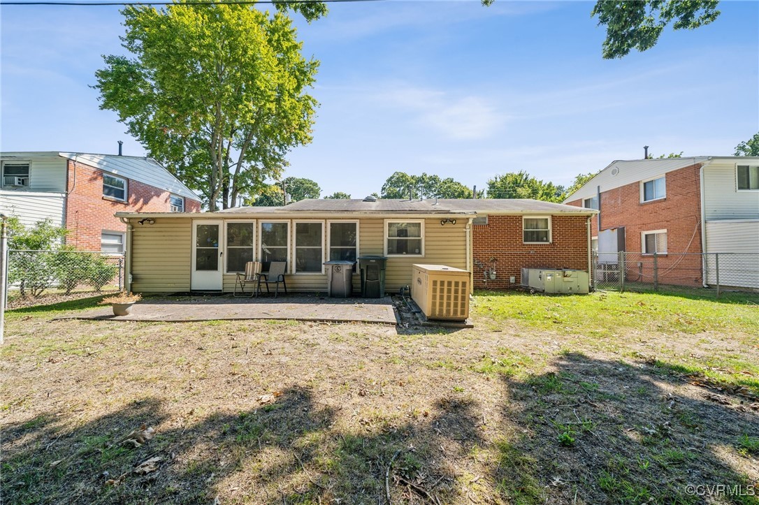 1409 Seward Drive Hampton, VA 23663 - Photo 28 of 35 a house with trees in the background