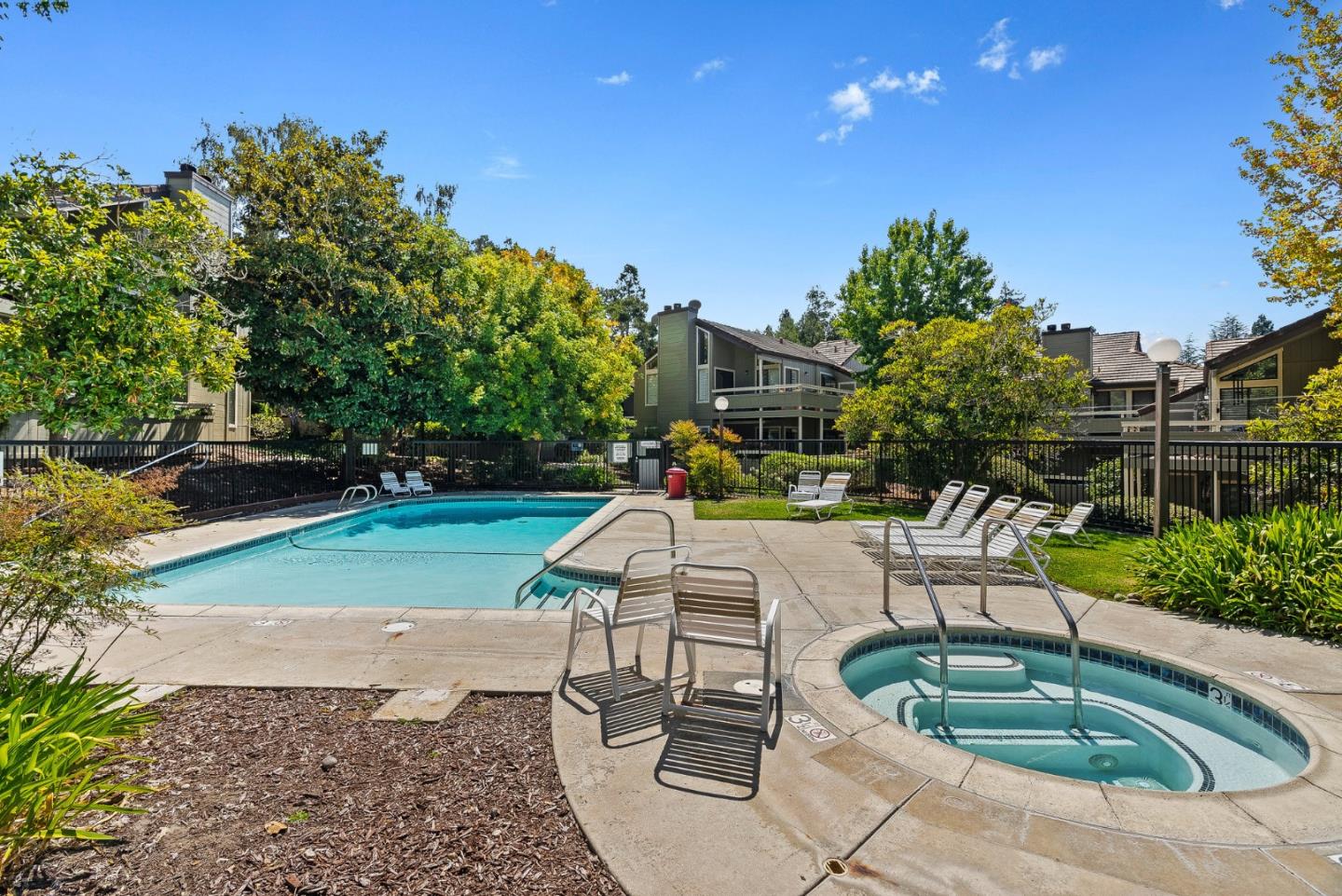 111 Bean Creek Road, Unit 115 Scotts Valley, CA 95066 - Photo 21 of 24 a garden view with a seating space