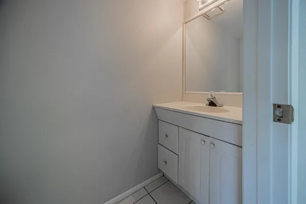 $1,695 | 15 East Carter Drive, Tempe, AZ 85282