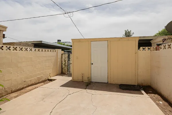 $1,695 | 15 East Carter Drive, Tempe, AZ 85282