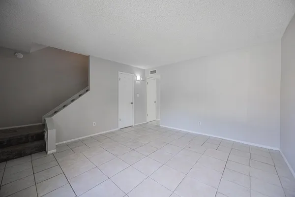 $1,695 | 15 East Carter Drive, Tempe, AZ 85282