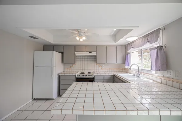 $1,695 | 15 East Carter Drive, Tempe, AZ 85282