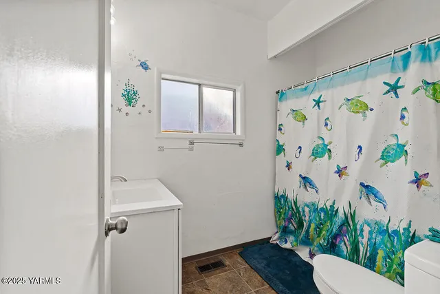 $277,000 | 922 9th Avenue South, Yakima, WA 98902