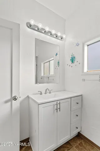 $277,000 | 922 9th Avenue South, Yakima, WA 98902