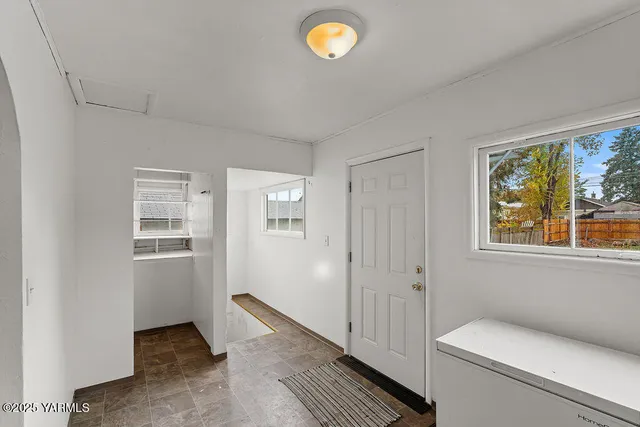 $277,000 | 922 9th Avenue South, Yakima, WA 98902