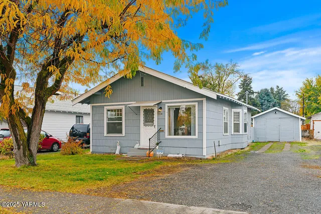 $277,000 | 922 9th Avenue South, Yakima, WA 98902
