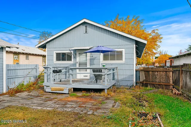 $277,000 | 922 9th Avenue South, Yakima, WA 98902