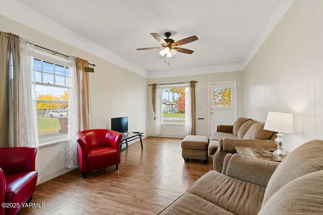 $277,000 | 922 9th Avenue South, Yakima, WA 98902