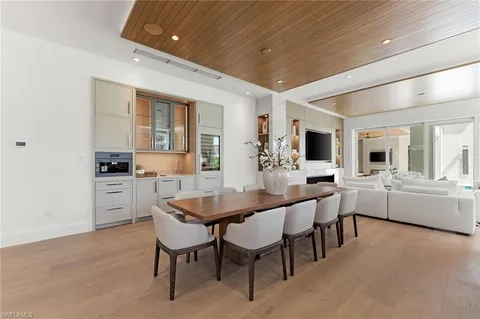 $10,995,000 | 581 14th Avenue South, Naples, FL 34102