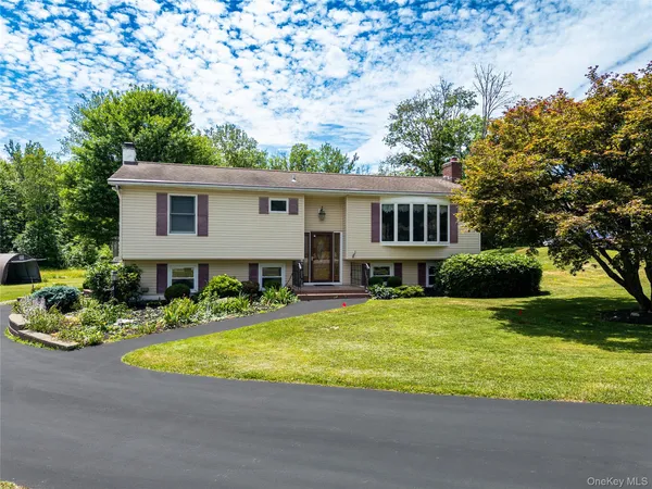 $495,000 | 17 Dorett Drive, Wappingers Falls, NY 12590