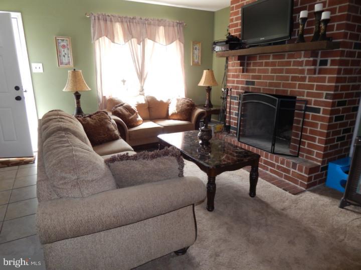 1506 Walnut Ridge Drive Pottstown, PA 19464 - Photo 3 of 10 Gallery Image 3
