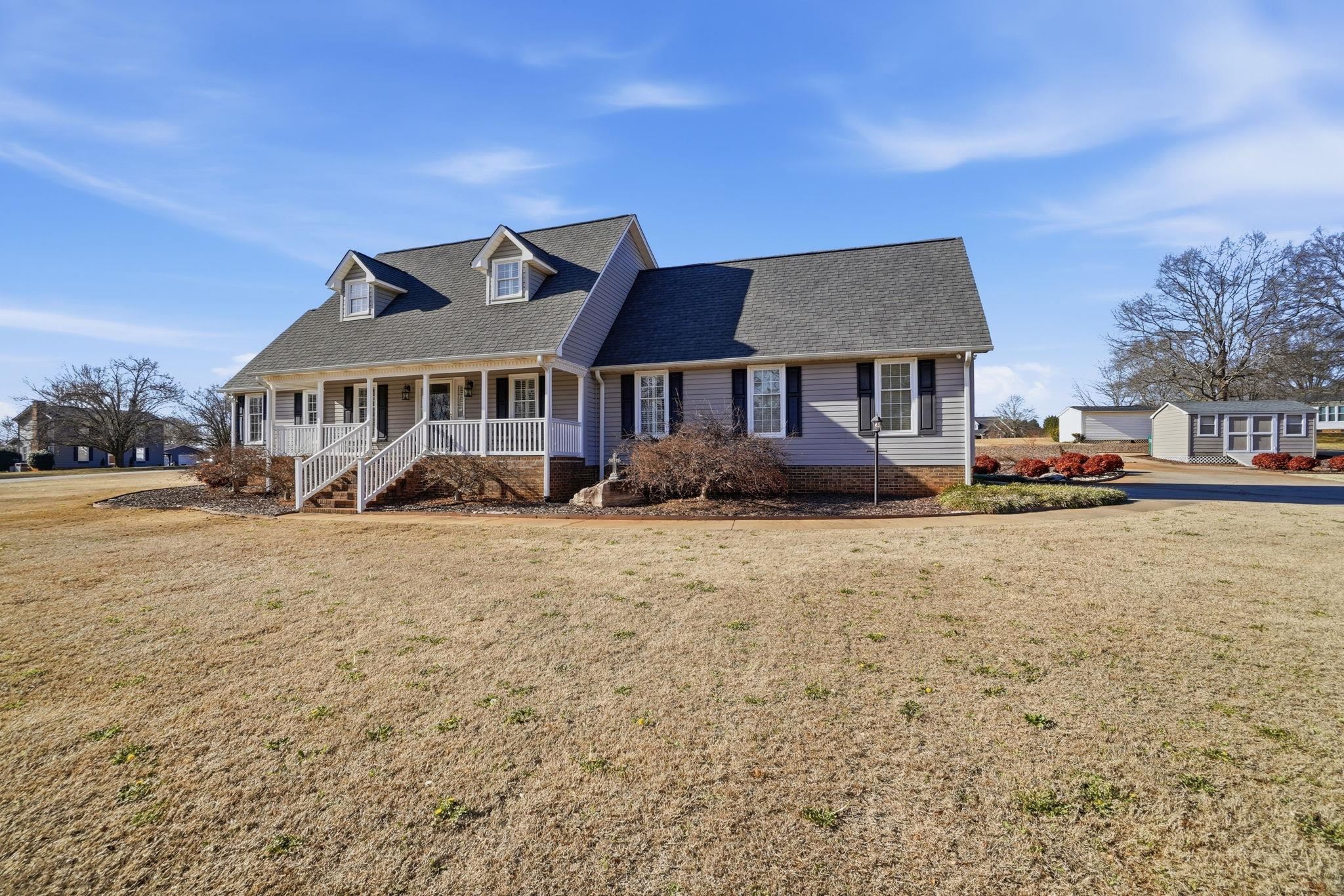 127 Fairway Drive Gaffney, SC 29341 - Photo 2 of 37